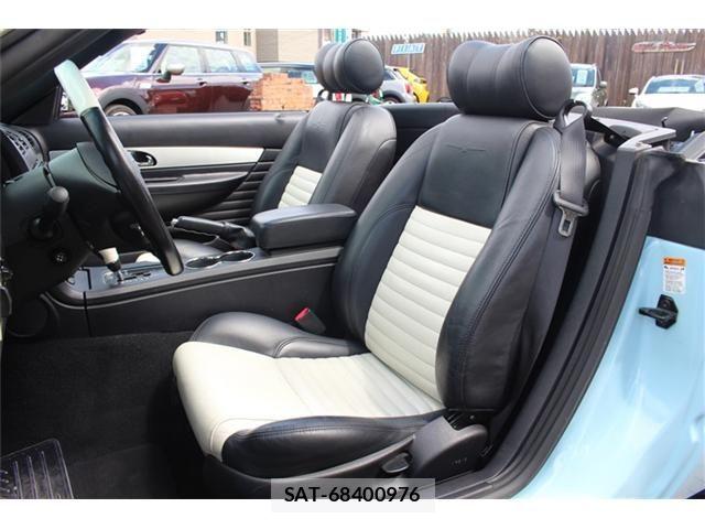 Ford Thunderbird 2004-05 8438136-20