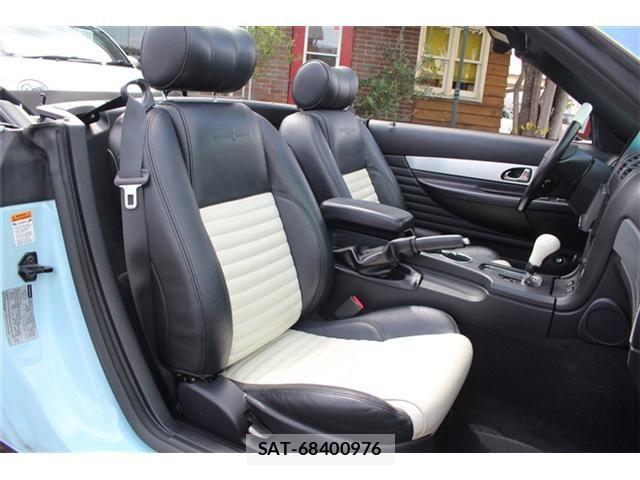 Ford Thunderbird 2004-05 8438136-21