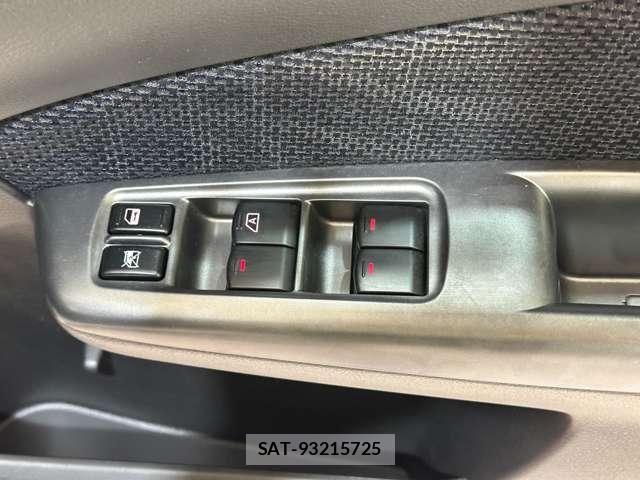 Subaru FORESTER 2011-12 6814971-12