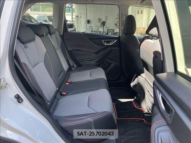 Subaru FORESTER 2019-06 6814957-11