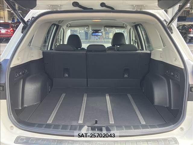 Subaru FORESTER 2019-06 6814957-12