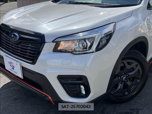 Subaru FORESTER 2019-06 6814957-17