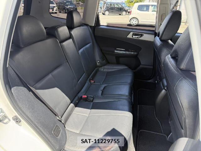 Subaru FORESTER 2012-01 7218728-12