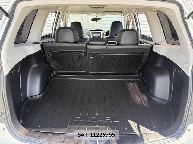 Subaru FORESTER 2012-01 7218728-13