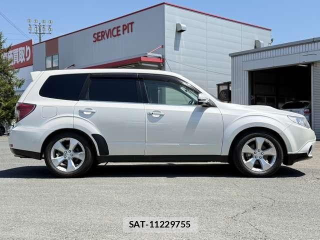 Subaru FORESTER 2012-01 7218728-25