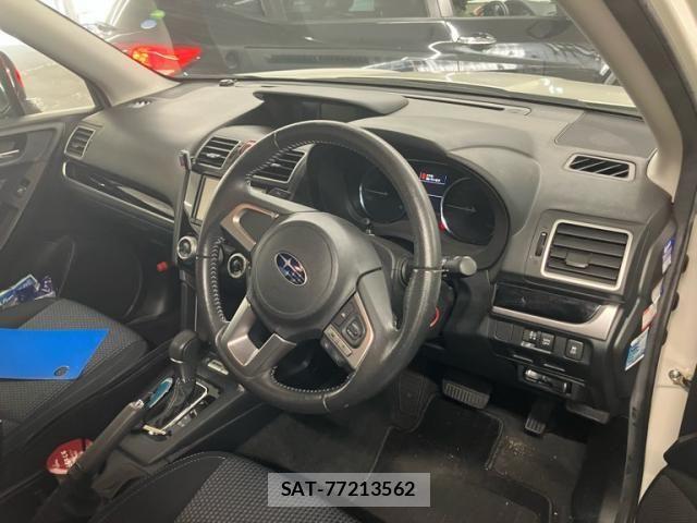 Subaru FORESTER 2017-06 7218781-12
