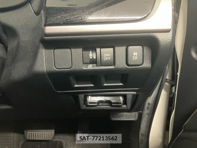 Subaru FORESTER 2017-06 7218781-24