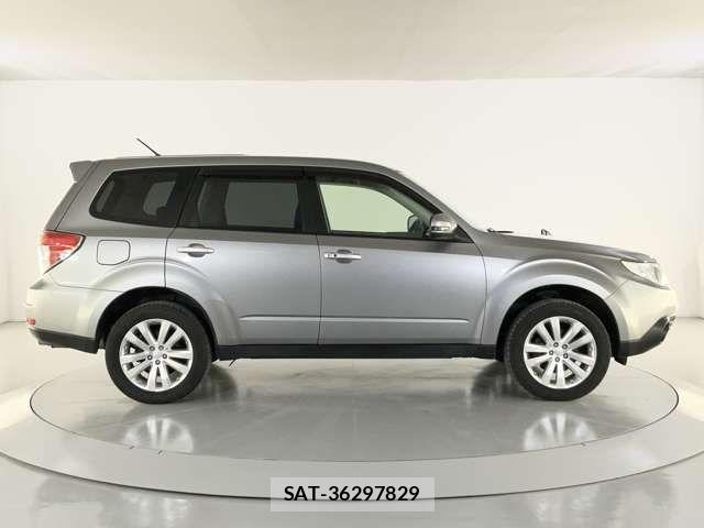 Subaru FORESTER 2011-03 7218722-6