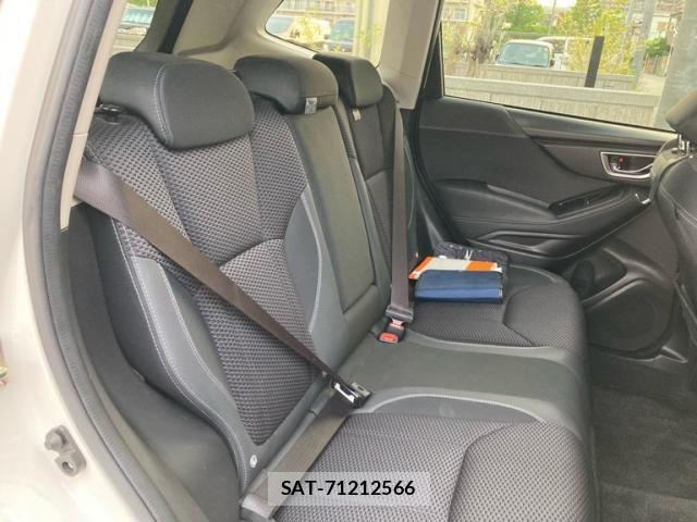 Subaru FORESTER 2019-02 7218792-10