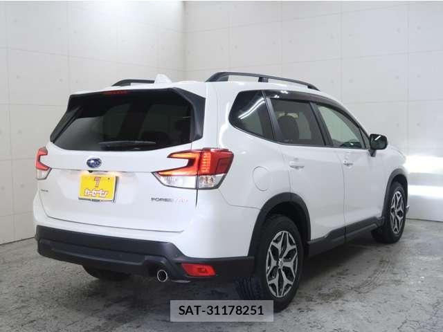 Subaru FORESTER 2018-08 7250843-13