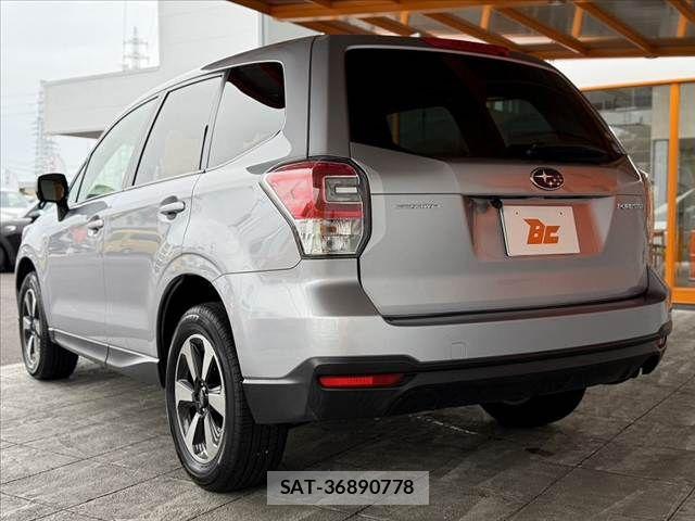 Subaru FORESTER 2017-08 7327145-12