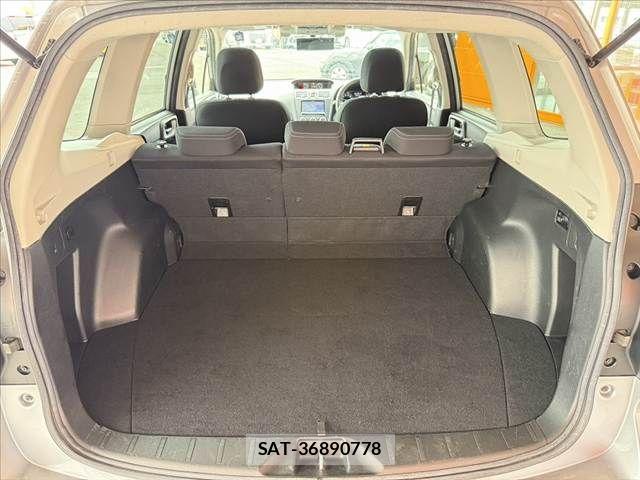 Subaru FORESTER 2017-08 7327145-19