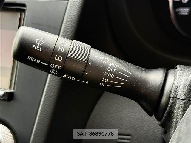 Subaru FORESTER 2017-08 7327145-25