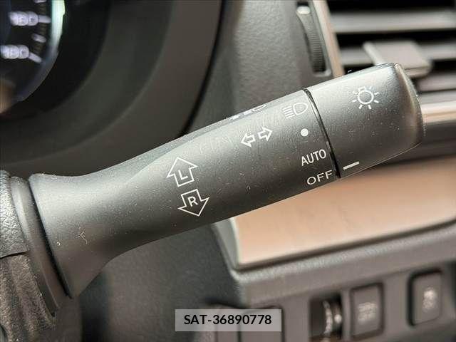 Subaru FORESTER 2017-08 7327145-26