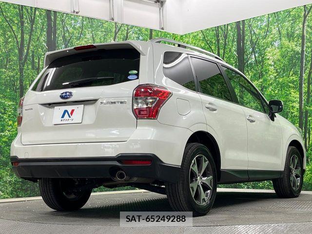 Subaru FORESTER 2015-06 7357830-16