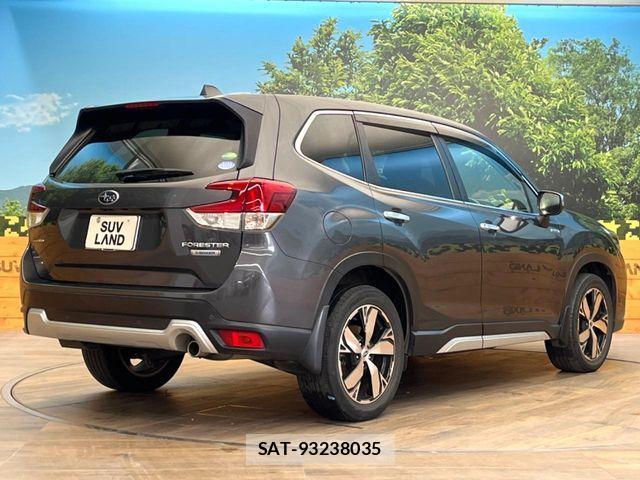Subaru FORESTER 2019-08 7454380-16