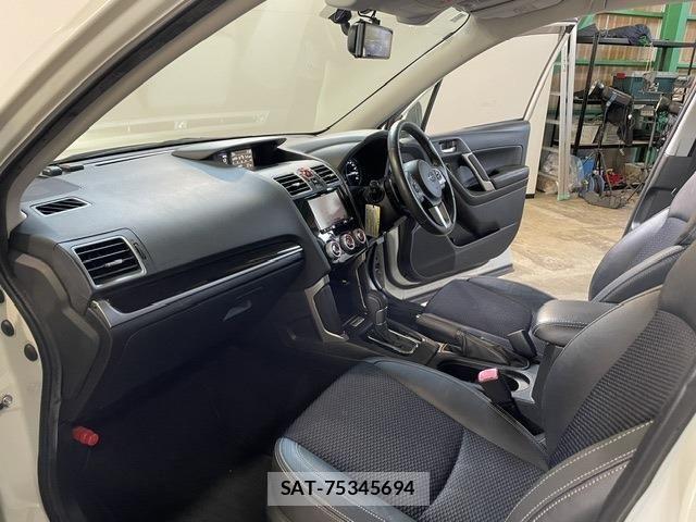 Subaru FORESTER 2016-05 7454394-14