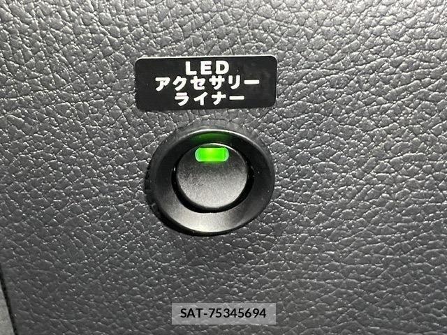Subaru FORESTER 2016-05 7454394-27