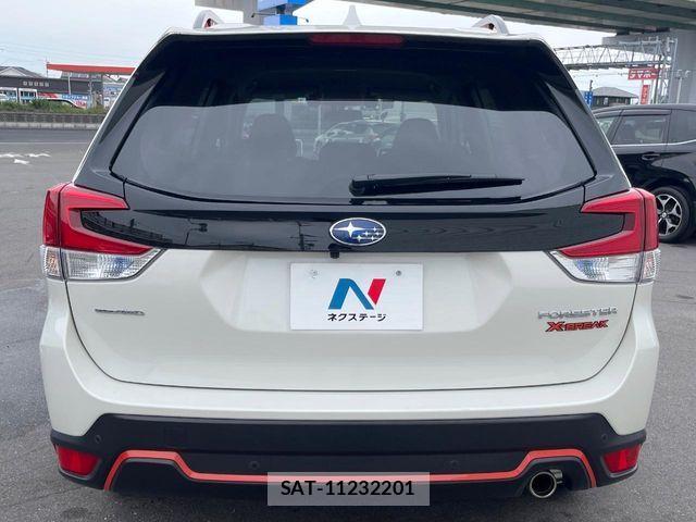 Subaru FORESTER 2019-01 7454374-18