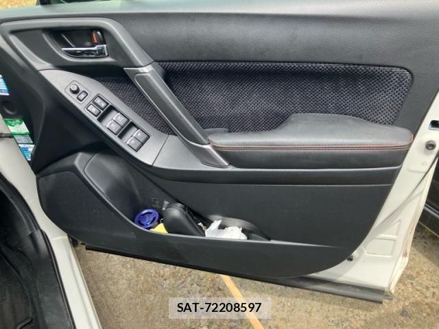 Subaru FORESTER 2018-03 7562144-13