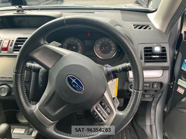 Subaru FORESTER 2013-10 7562146-17