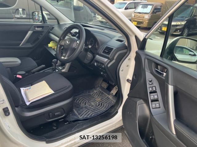 Subaru FORESTER 2013-09 7616667-13