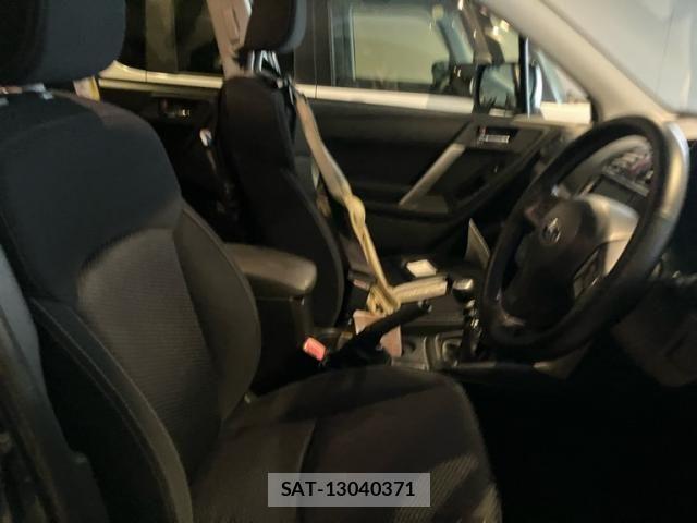 Subaru FORESTER 2013-11 7616671-18