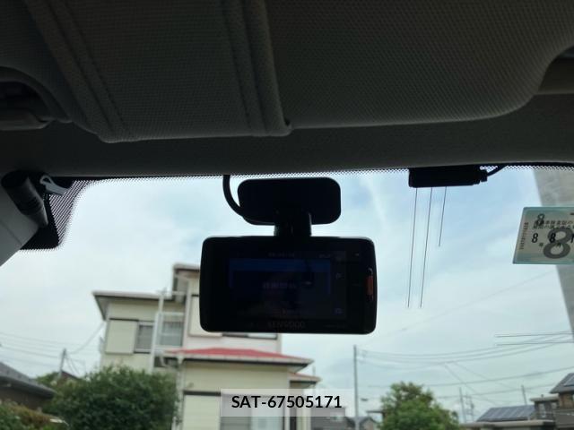 Subaru FORESTER 2013-02 7876553-24