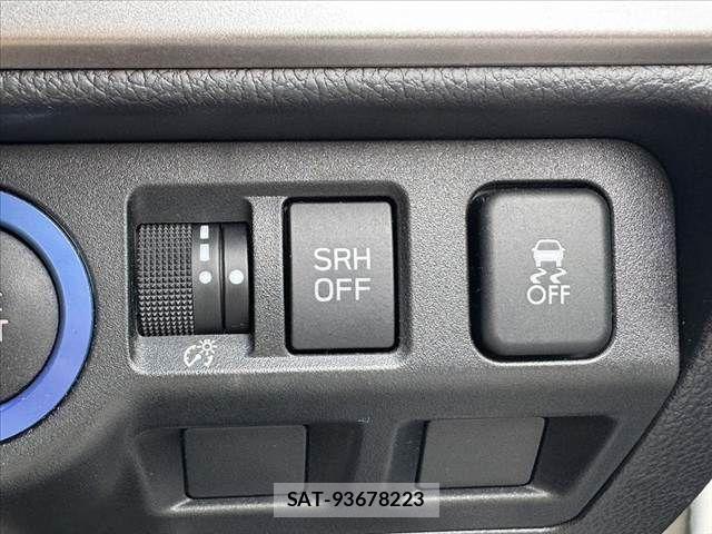 Subaru FORESTER 2016-02 7979266-25