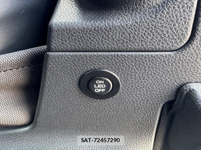 Subaru FORESTER 2019-04 8035630-25