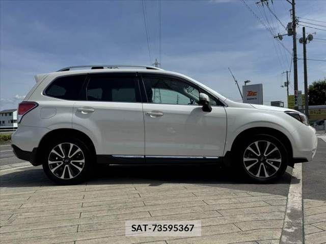 Subaru FORESTER 2018-01 8035642-11