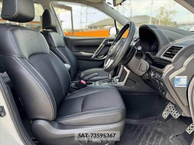 Subaru FORESTER 2018-01 8035642-15