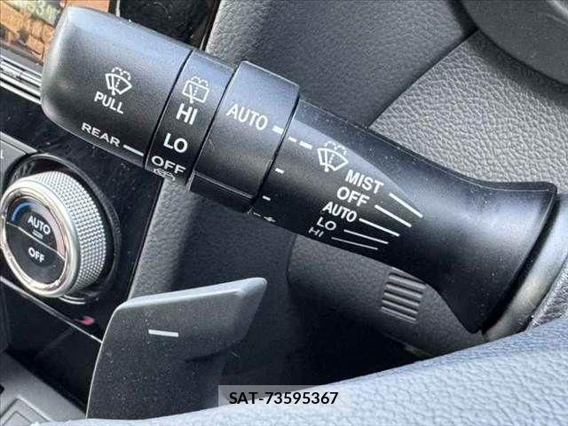 Subaru FORESTER 2018-01 8035642-23