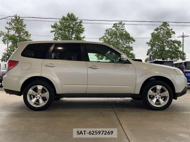 Subaru FORESTER 2012-01 8073816-6