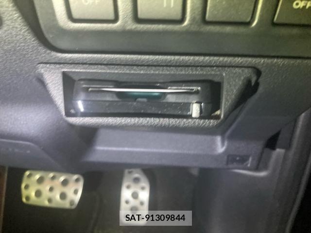 Subaru FORESTER 2018-12 8099225-15