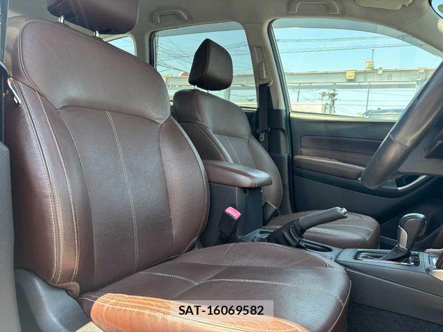 Subaru FORESTER 2017-01 8099226-25