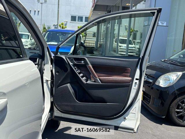 Subaru FORESTER 2017-01 8099226-28