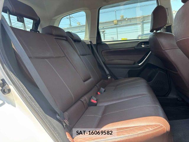 Subaru FORESTER 2017-01 8099226-29