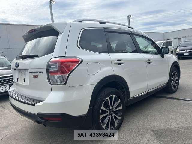 Subaru FORESTER 2018-03 8207571-1
