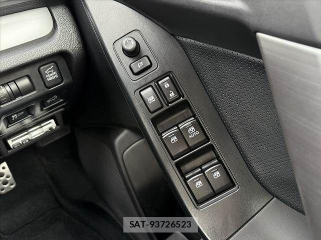 Subaru FORESTER 2013-03 8207575-20