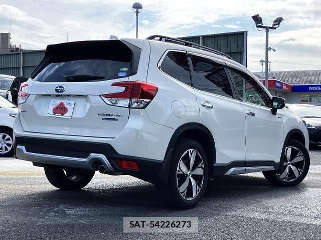 Subaru FORESTER 2021-02 8230057-2