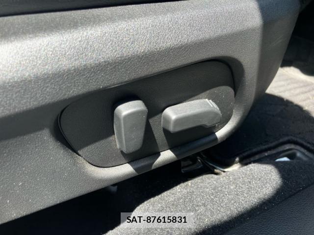 Subaru FORESTER 2018-05 8230073-19