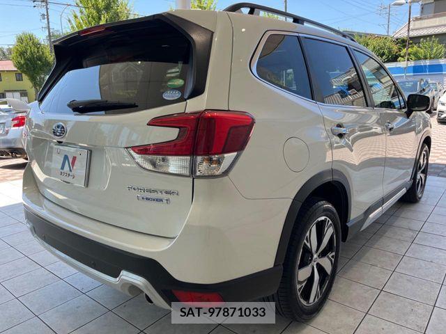 Subaru FORESTER 2019-08 8230067-17