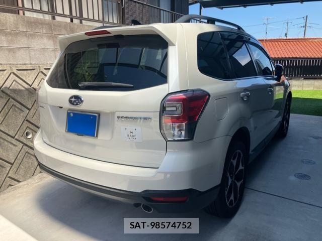 Subaru FORESTER 2018-03 8230079-5