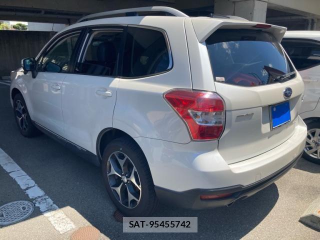 Subaru FORESTER 2013-02 8245240-3