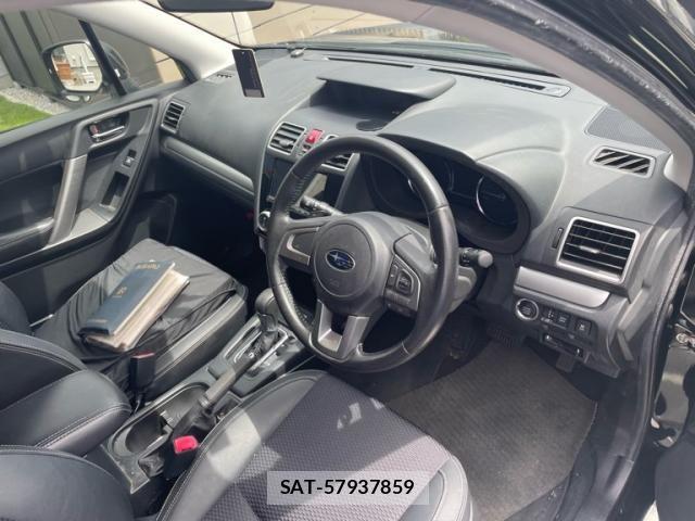 Subaru FORESTER 2018-02 8314526-14