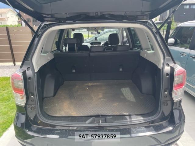 Subaru FORESTER 2018-02 8314526-17