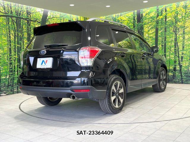 Subaru FORESTER 2017-01 8335895-16