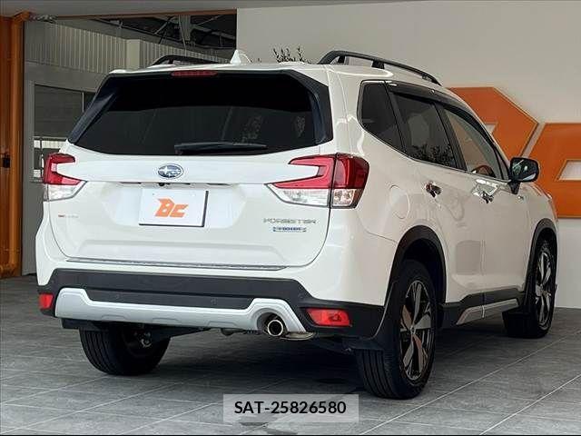 Subaru FORESTER 2018-09 8335893-14