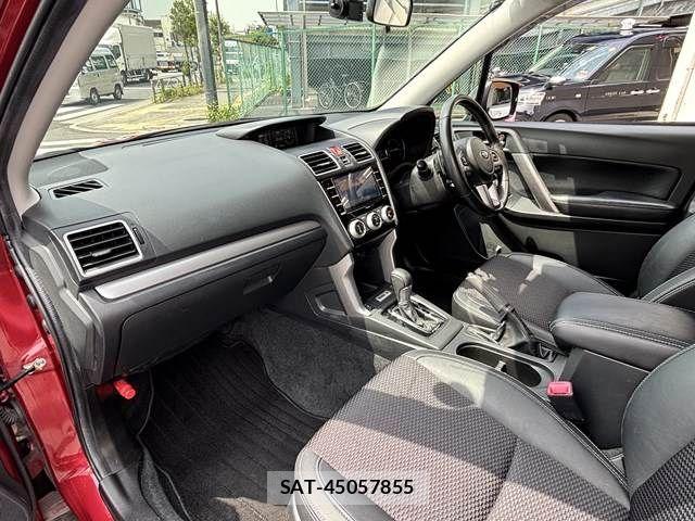 Subaru FORESTER 2018-06 8354518-23